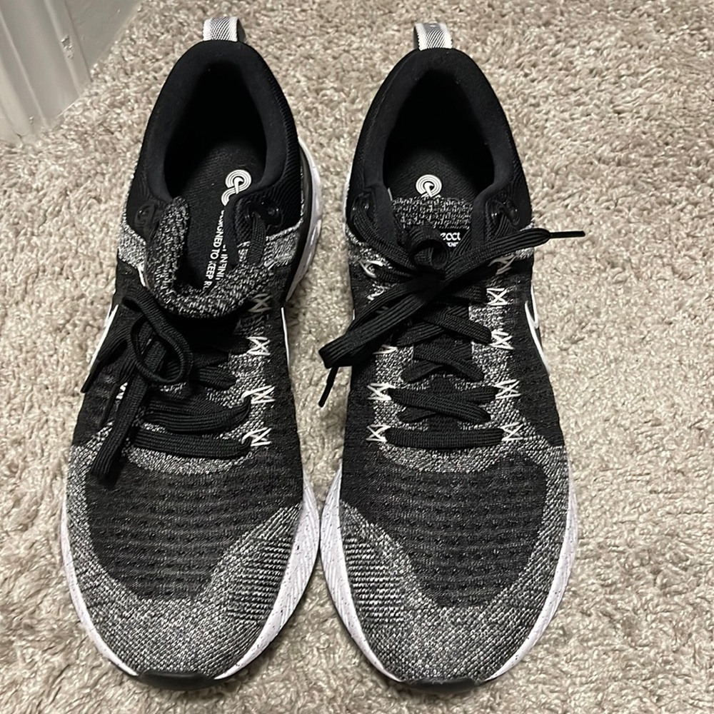 Nike mens reacts